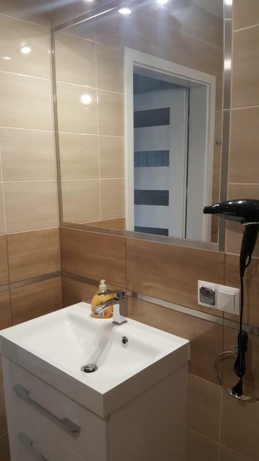 Apartament Z Widokiem-Blizej Zdroju Polanica-Zdroj Exterior photo